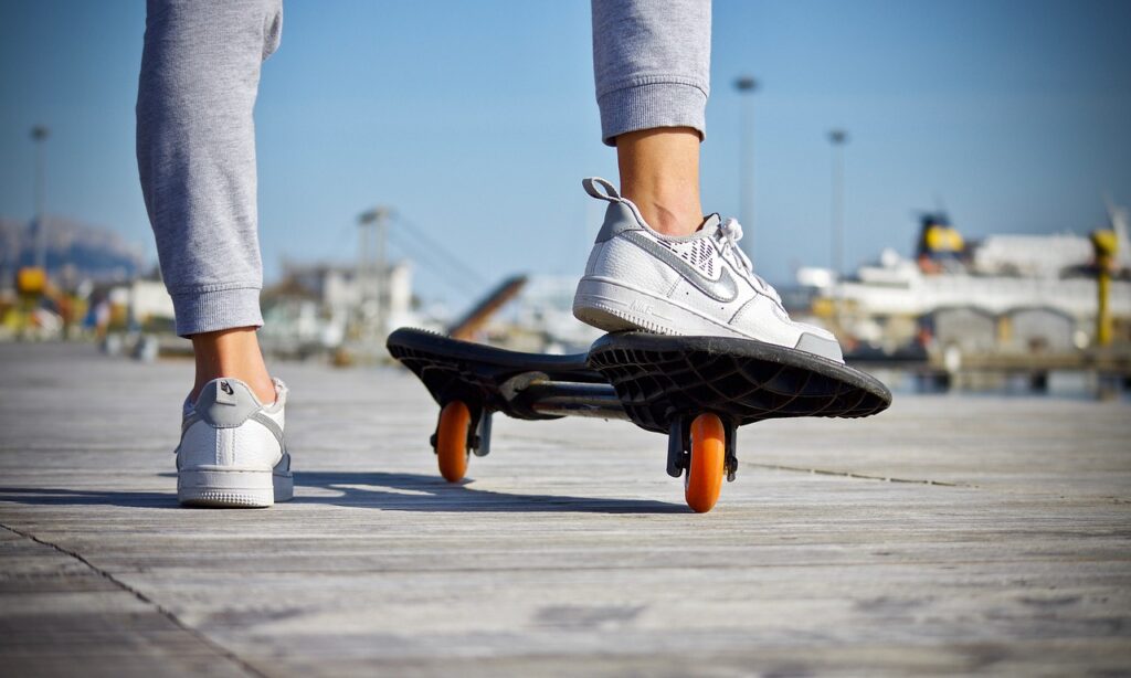skateboard, feet, shoes-5221914.jpg